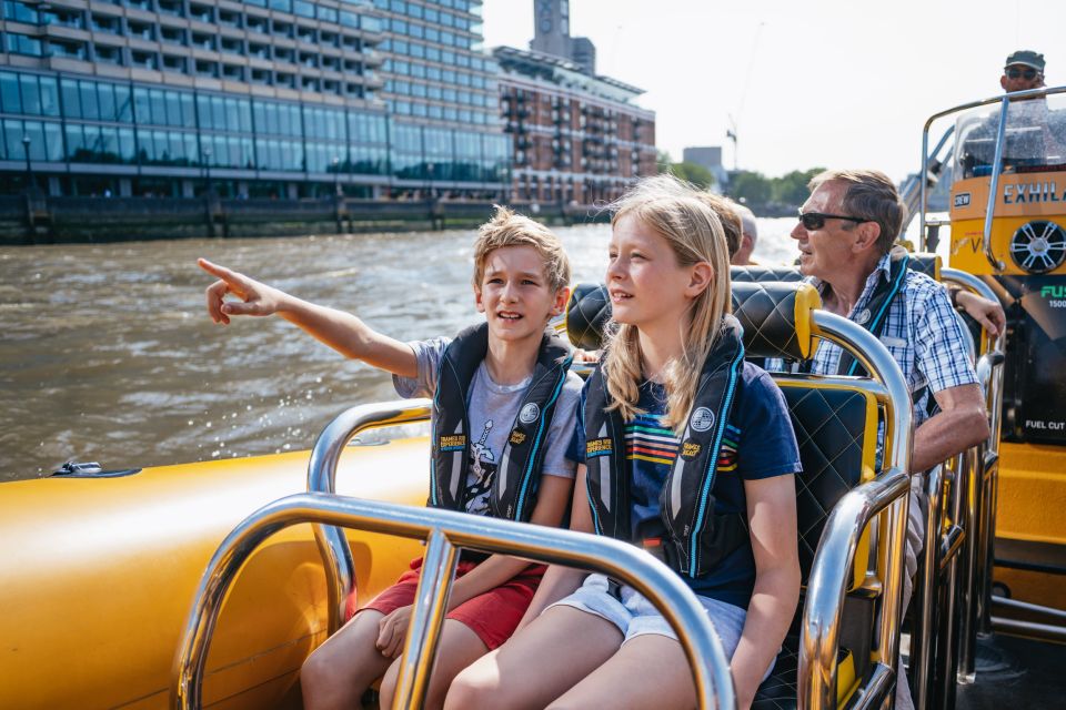 London: 45-Minute Speedboat Sightseeing Tour - The guide and captain team: what the best narrators do