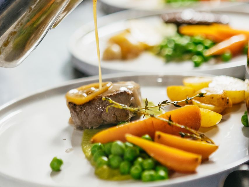 London: 6-Course Gourmet Dinner on a Luxury Coach - The six-course gourmet dinner: what you’re really getting