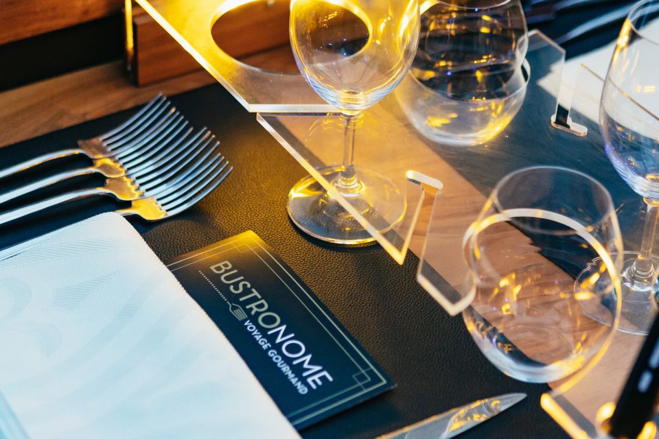 London: 6-Course Gourmet Dinner on a Luxury Coach - Service, music, Wi‑Fi, and the little comforts that matter