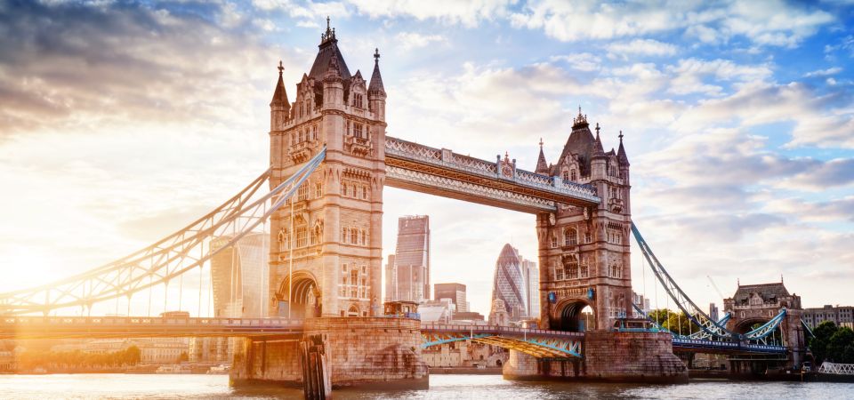 London: App-Based Walking Tour with 30 Stops - From the Thames to Westminster Bridge: London Eye views and Big Ben power