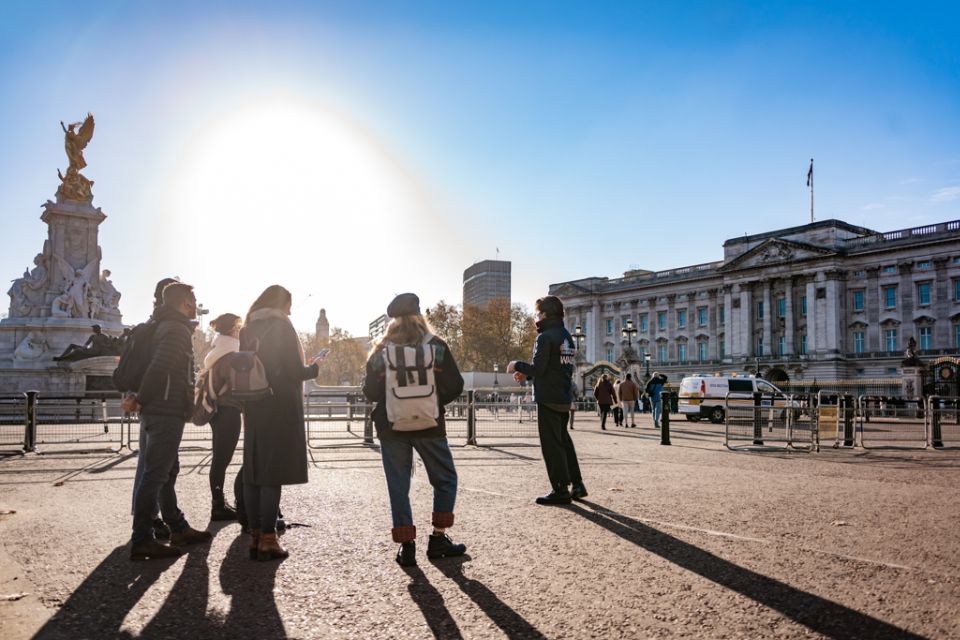 London: Best Landmarks Walking Tour - Horse Guards Parade and Churchill War Rooms: Government Buildings With Human Stories