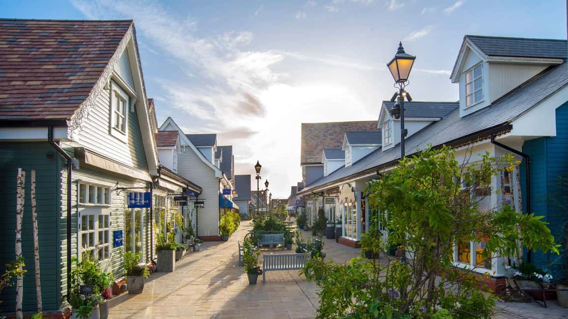 London: Bicester Village Shopping Day Trip with Coach Ride - Should you book this coach trip to Bicester Village?