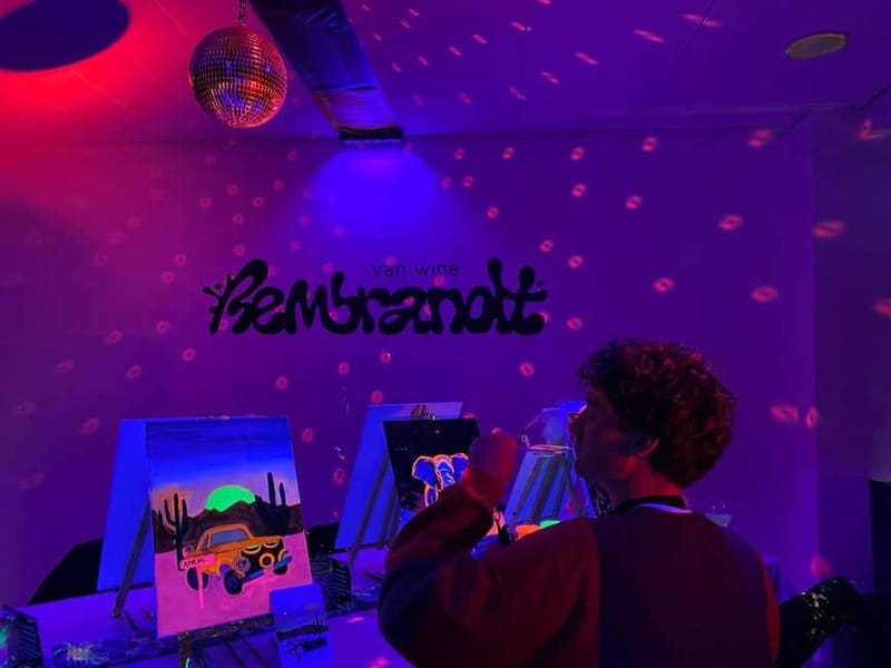 London: Bottomless Sip & Paint in the Dark - Key things I’d plan around