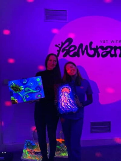 London: Bottomless Sip & Paint in the Dark - Drinks on the house: bottomless wine, pacing, and non-alcoholic options