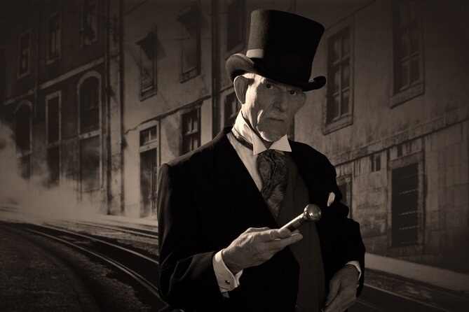 London Bridge Ghost Walking Tour - London Bridge at 7:30pm: the mood you’re walking into