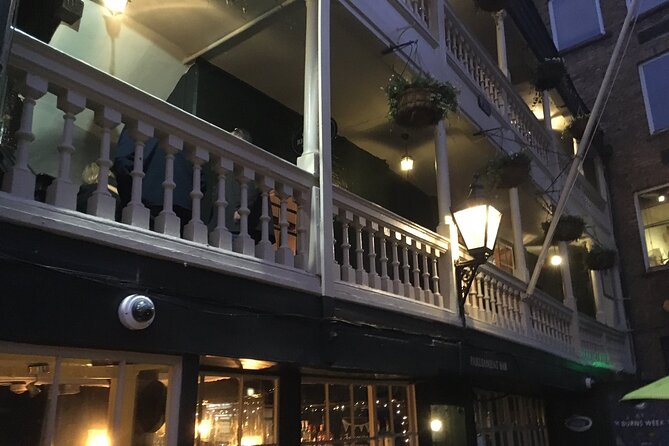 London Bridge Ghost Walking Tour - Crossbones Graveyard and The Anchor: paupers and pub legends