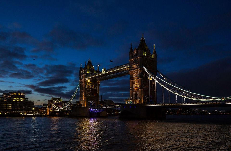 London Bridges Night Time Light Private Tour - Key highlights you’ll actually notice on this tour