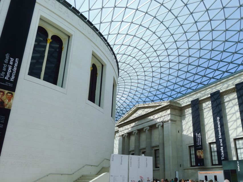 London: British Museum Private Tour for Kids & Families - Entering the British Museum: meeting point and getting oriented fast