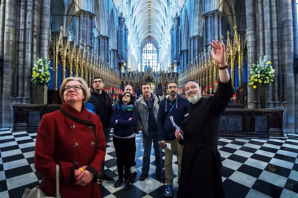 London: Buckingham, Big Ben & Westminster Abbey Tour - The Route Starts Where London’s Power Looks Most Dramatic