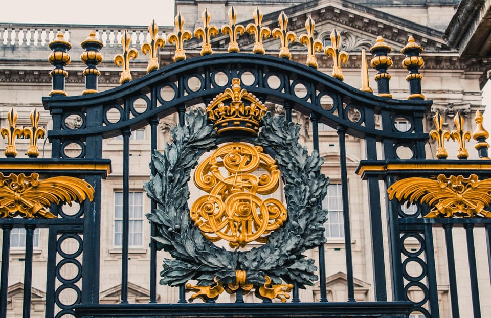 London: Buckingham Palace and Changing of the Guards Tour - Price and value: is $23 a good deal?