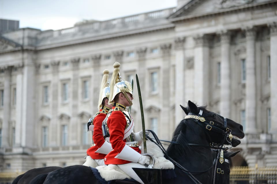 London: Buckingham Palace and Changing of the Guards Tour - Where you start: Statue of the Goddess Diana by Green Park