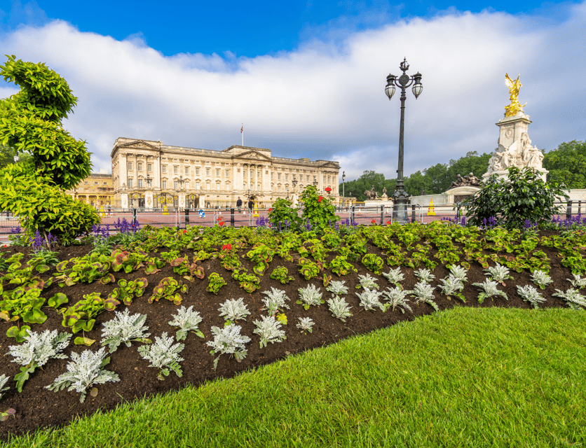 London: Buckingham Palace and Royal London Walking Tour - Finishing at Westminster Abbey, Then Heading to Buckingham Palace