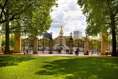 London: Buckingham Palace & Changing of the Guard Experience - Where you meet near Green Park (and how to show up ready)