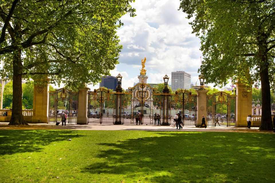 London: Buckingham Palace & Changing of the Guard Experience - Where you meet near Green Park (and how to show up ready)