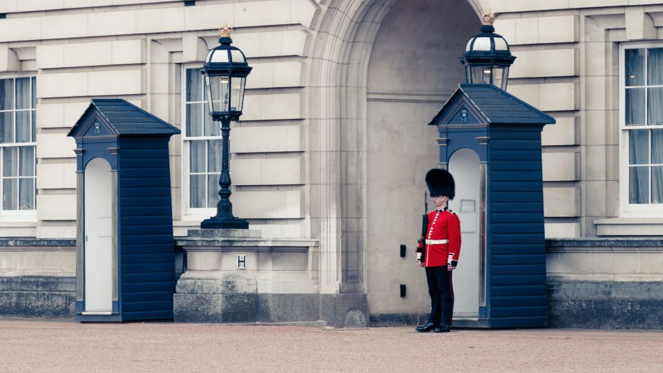 London: Buckingham Palace Walk & Tea at Kensington Palace - Constitution Hill and the Duke of Wellington: London’s War Hero Angle