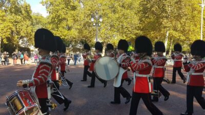 London: Buckingham Palace, Westminster Abbey & Big Ben Tour - Buckingham Palace exterior time: more than just a postcard shot