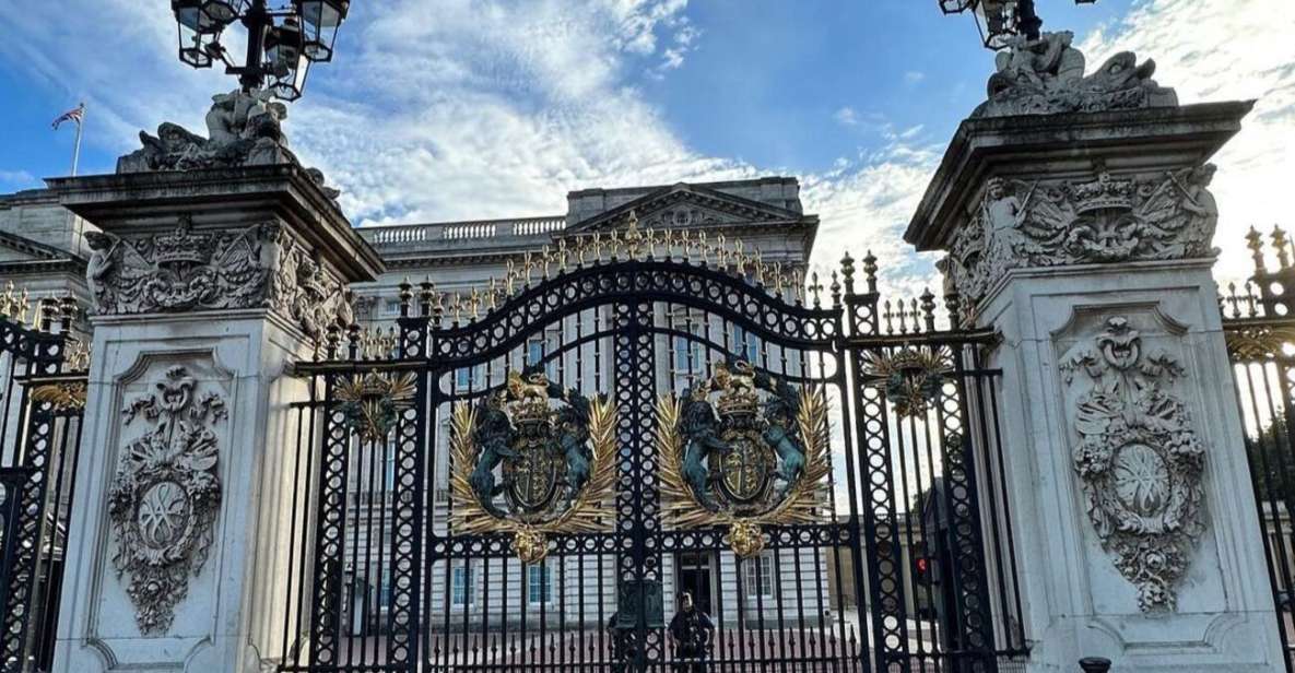 London: Buckingham Palace & Westminster Guided Walking Tour - Price and value: $170 for a group up to 4