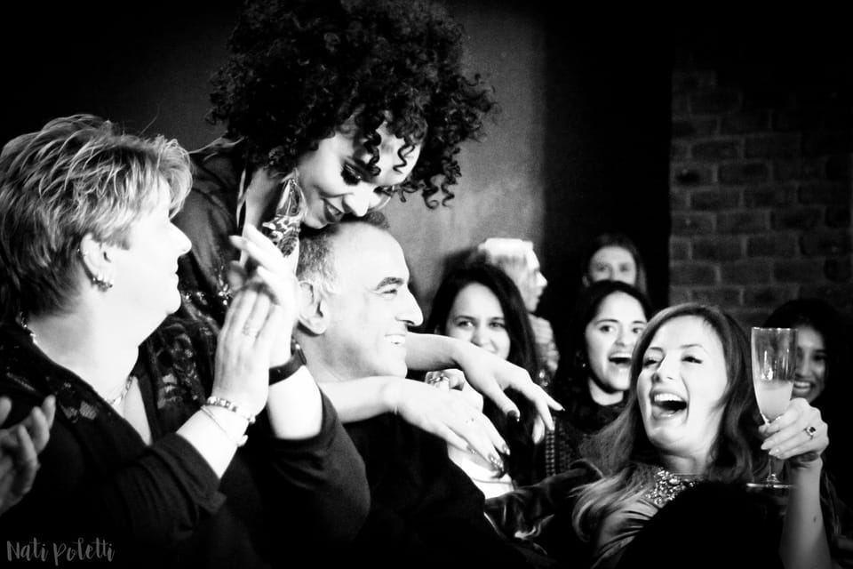 London: Burlesque Cabaret Show in the West End - Seating and sightlines: how to avoid the pillar problem