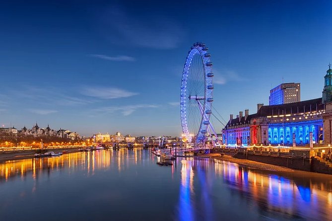 London by Night private Tour - Pickup and an air-conditioned car for a stress-free start