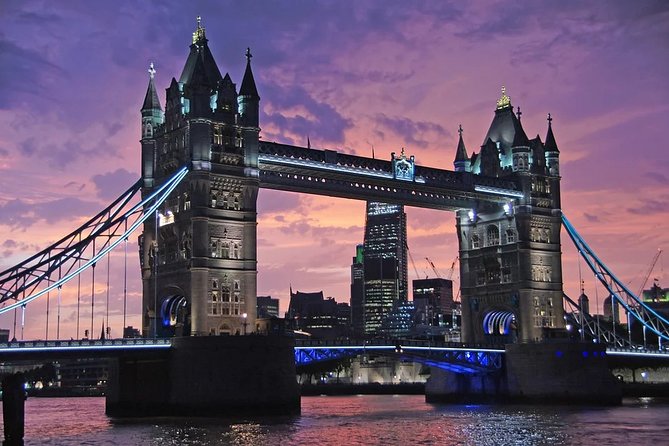 London by Night private Tour - Piccadilly, Theatreland, Trafalgar, Soho, Chelsea, and the Thames Embankment at night