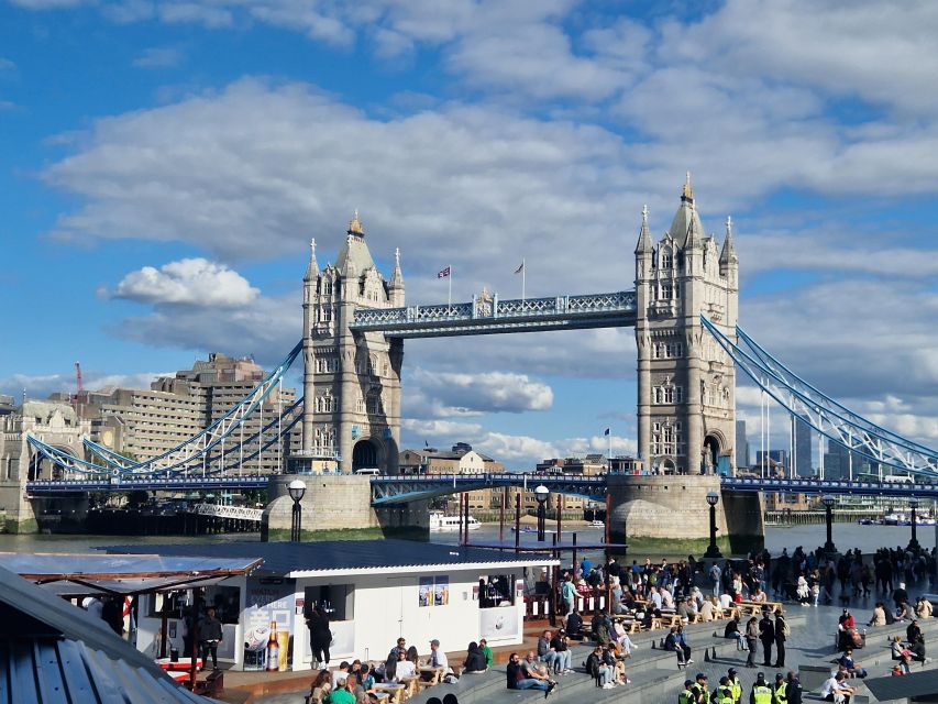 London by taxi: Highlights Tour in a real London Black Cab. - Buckingham Palace and the Changing of the Guard (when your date fits)