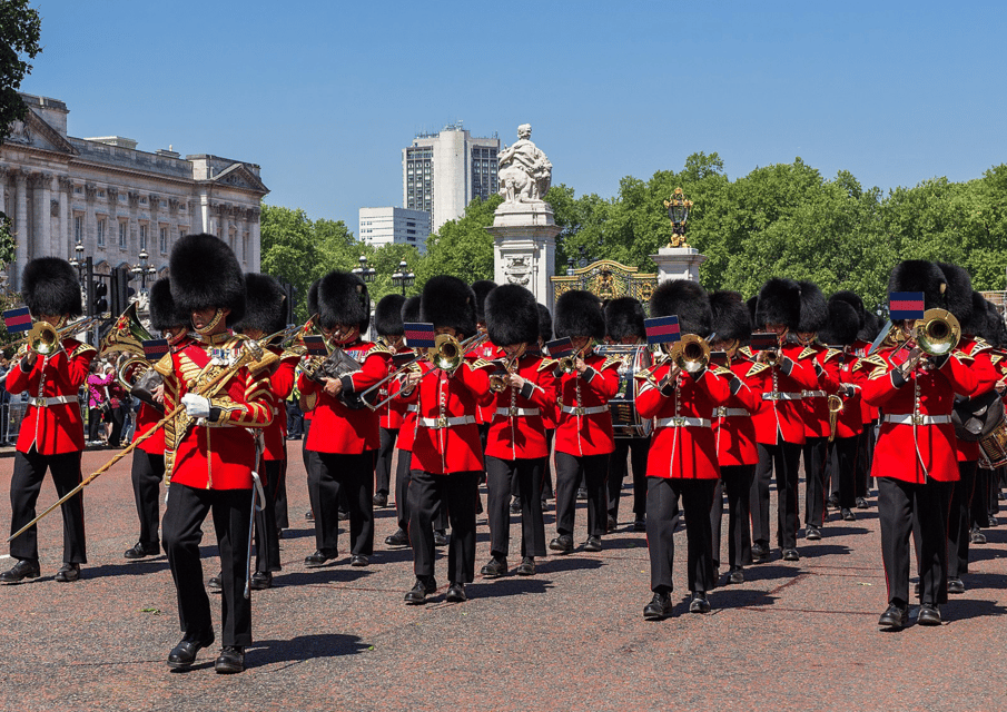 London: Changing of the Guard and Royal Palaces Walking Tour - The Changing of the Guard ceremony: the main event