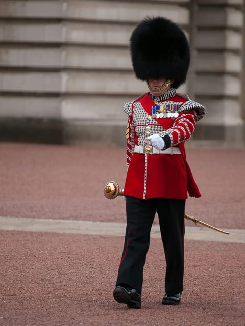 London: Changing of the Guard Experience and Landmarks Tour - St James’s sights: the calm contrast near Buckingham Palace