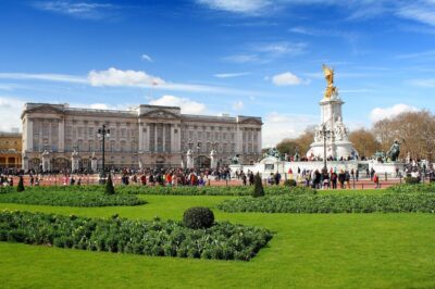 London: Changing of the Guard Guided Tour Experience - Starting at Green Park: The meet-up point and how it sets your day up