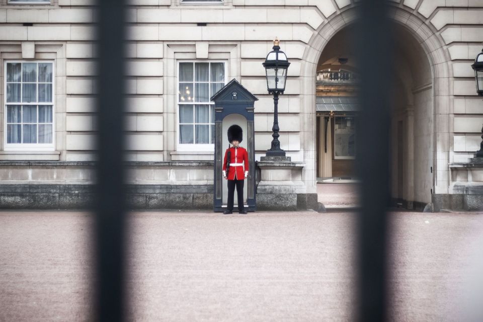 London: Changing of the Guard Private Group or Family Tour - What the ceremony is really about (so the marching makes sense)