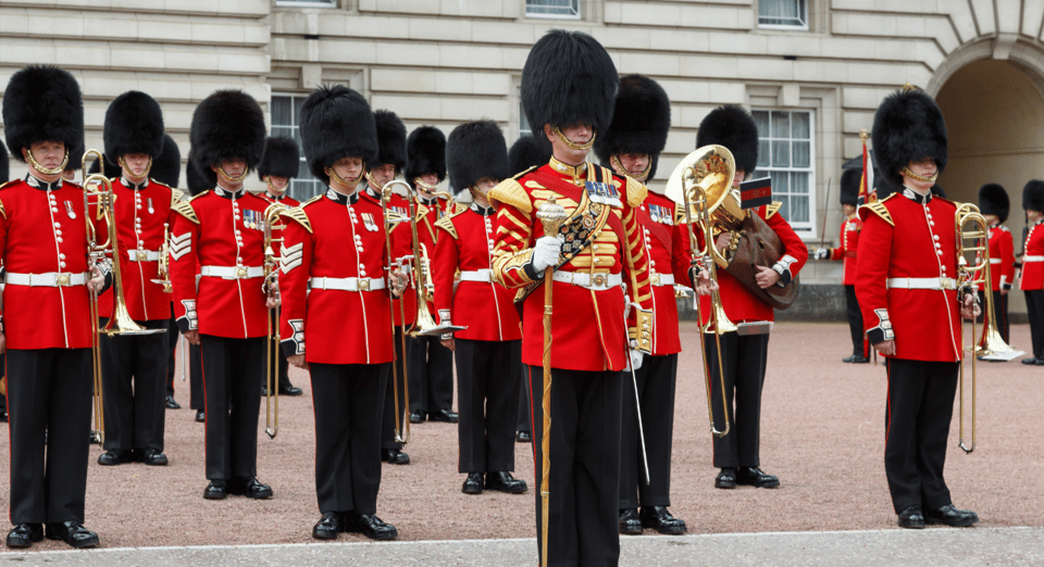 London: Changing of the Guard Walking Tour with Small Group - Starting at The Old Star: the meeting point that keeps you from wasting morning time