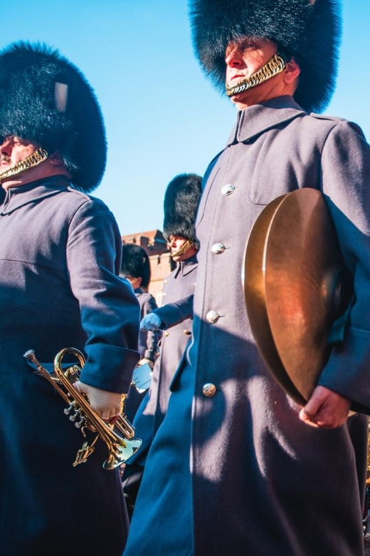 London: Changing of the Guard & Westminster Abbey - Buckingham Palace to Trafalgar Square: Getting Your Bearings Fast