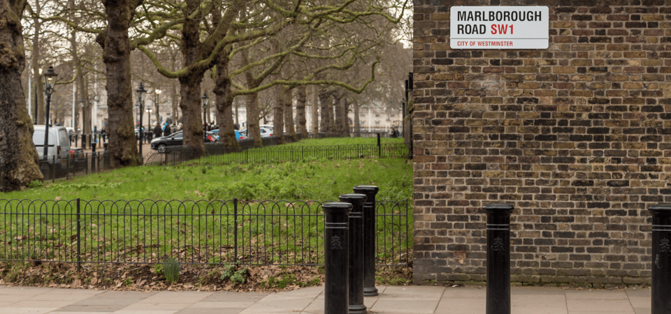 London: Changing of the Guard with a an APP - How This Self-Guided Ceremony Works (And Why It Can Be Great Value)