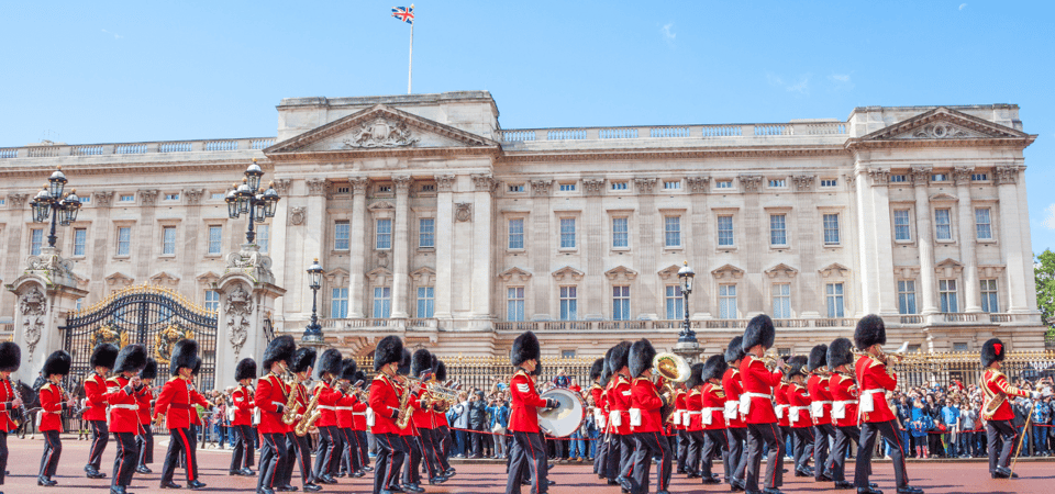 London: Changing of the Guard with a an APP - Starting at Green Park Station: Set Up First, Then Walk With Confidence