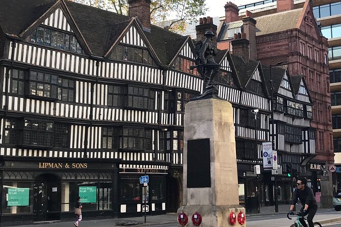 London Charles Dickens Puzzle Questo and Self-Guided Tour - The Maughan Library: Pennethorne-era architecture in modern form