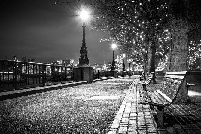 London Christmas Eve With 3 Course Dinner and Midnight Mass - Price and value: what $171.95 buys you on Christmas Eve