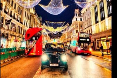 London Christmas Lights Guided Tour by Cab - Oxford Street: Big Lights, Big Stores, and the Roman Road Route