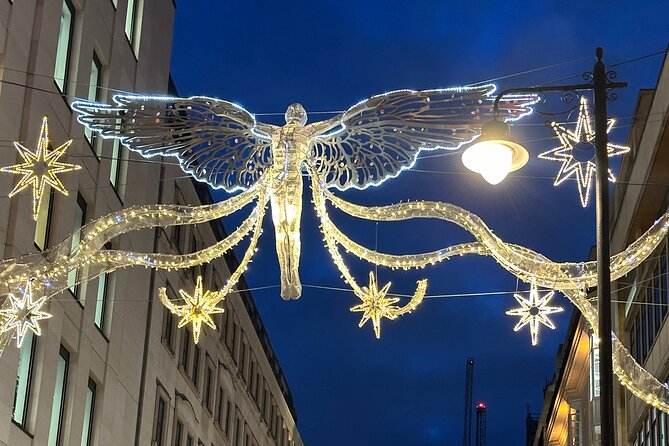 London Christmas Lights Guided Tour With Christmas Music - The “silent disco” twist makes the lights more fun
