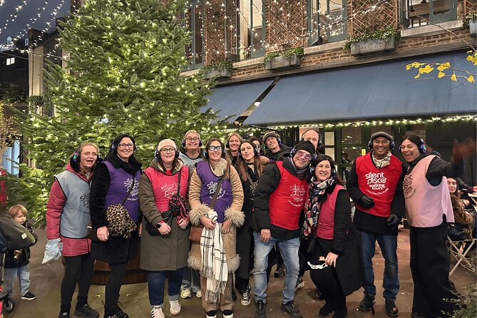London Christmas Lights Guided Tour With Christmas Music - Timing, walking pace, and what your evening should look like