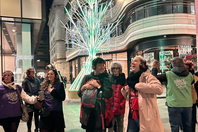 London Christmas Lights Guided Tour With Christmas Music - The full route: where you go and what each stop delivers