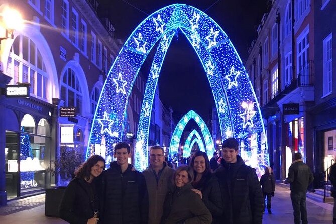 London Christmas Lights Private Tour by Traditional Black Cab - Meeting your driver and what to expect inside the black cab