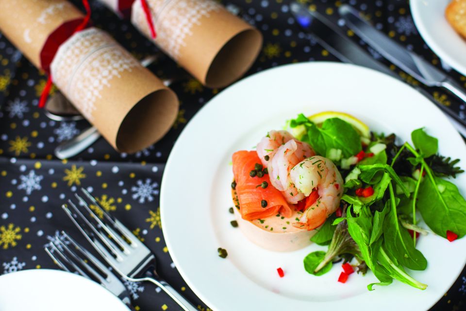 London: Christmas Party Lunch Cruise - Who This Christmas Thames Lunch Cruise Fits Best