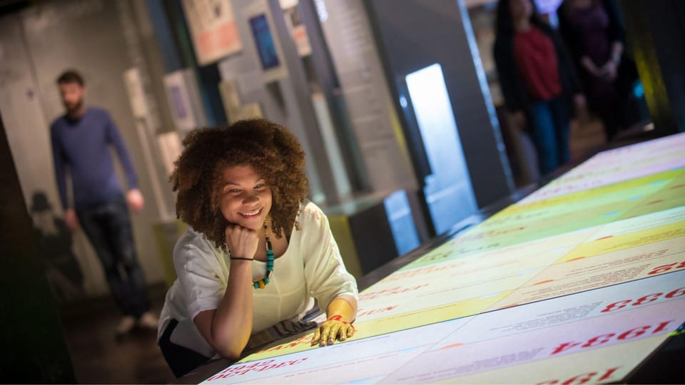 London: Churchill War Rooms Ticket & Landmarks Guided Tour - Trafalgar Square start: how the tour gets you moving fast