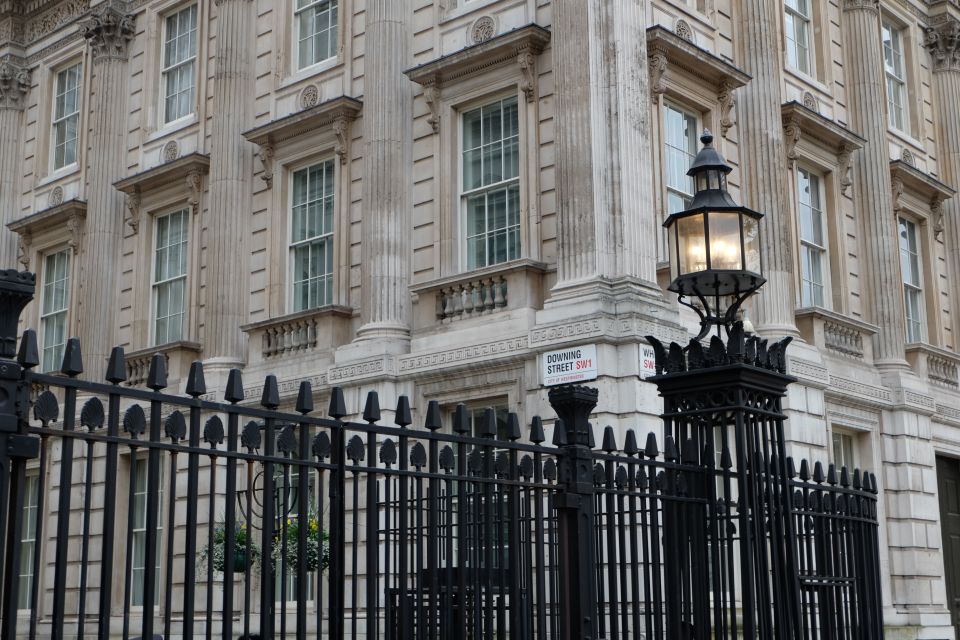 London: Churchill War Rooms & WW2 Westminster Private Tour - Churchill War Rooms: what a security line really means here