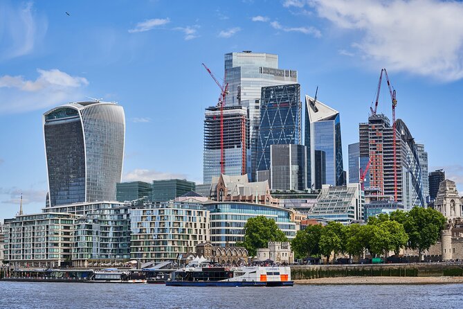 London Creative Photography Tour - Phone-friendly tips and camera practice (plus gear you can try)