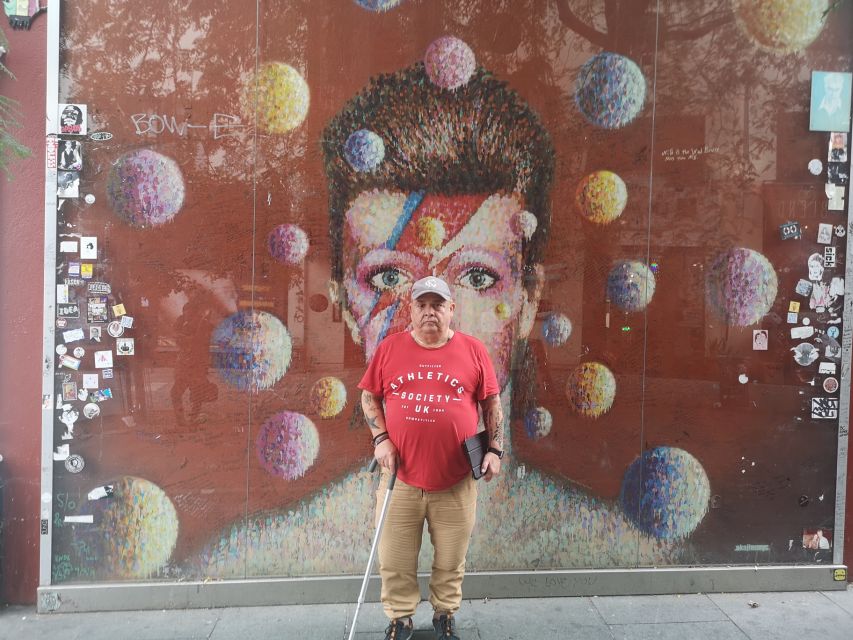 London: David Bowie Walking Tour - Carnaby Street fashion stops: why style is part of the music story