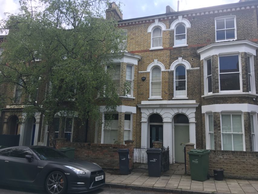 London: David Bowie Walking Tour - Tube to Soho: the teenage Bowie years, step by step
