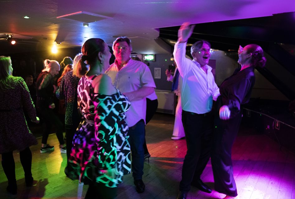 London: Dinner Cruise with Elvis Tribute on the Thames River - Matt King’s Elvis Tribute: Two Sets and Real Energy