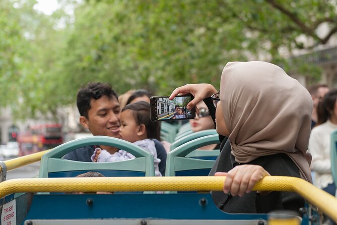 London Discovery by Day and by Night Hop-On Hop-off Tours - Audio, headsets, and the staff who make it better