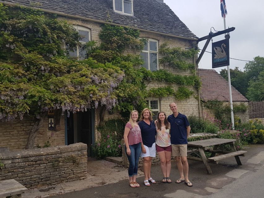 London: Downton Abbey Countryside Black Taxi VIP Tour - Souvenir Time Before You Head for Highclere