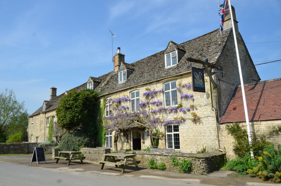 London: Downton Abbey Countryside Black Taxi VIP Tour - Cross-Country Drive to Highclere: Lunch at an Old English Pub